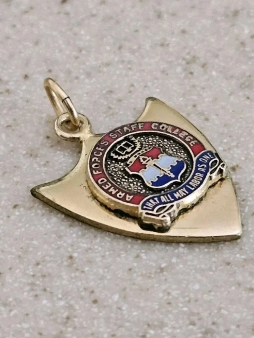 VINTAGE ARMED FORCES STAFF COLLEGE SHIELD 10k GOLD FILL KINNEY LAPEL PIN BROOCH
